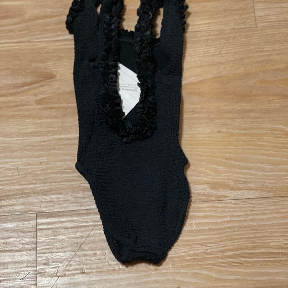 Hunza G Black One Piece Swimsuit - Picture 5 of 5